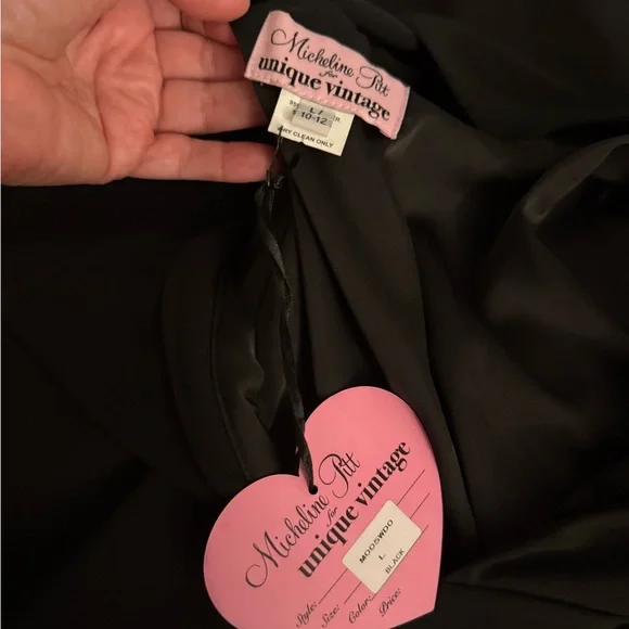 Micheline Pitt x Unique Vintage Zhora Hooded Gown - Picture 3 of 4